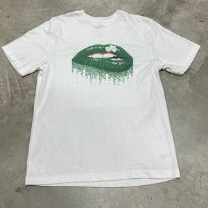 George brand white w/green lip biting‎ T-shirt /Size M / Y-52